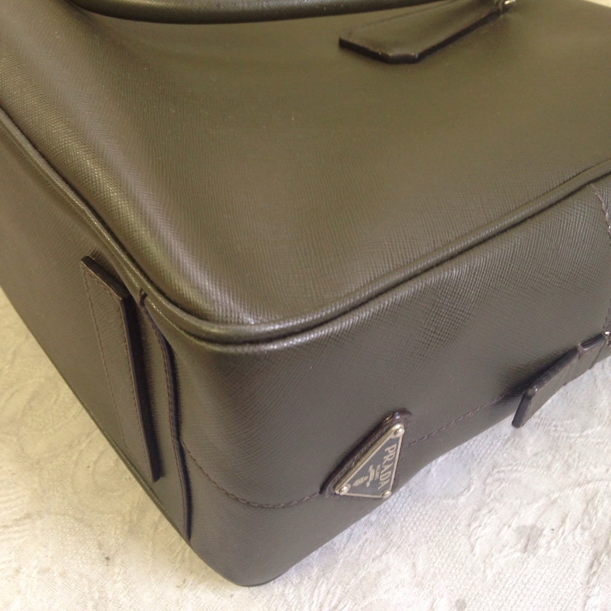 プラダ　PRADA　ビジネスバック　黒　リペア　A2　ソファー、鞄、バッグ、修理、張替、黒ずみ汚れ、クリーニング、色移り、擦り傷、染め直し